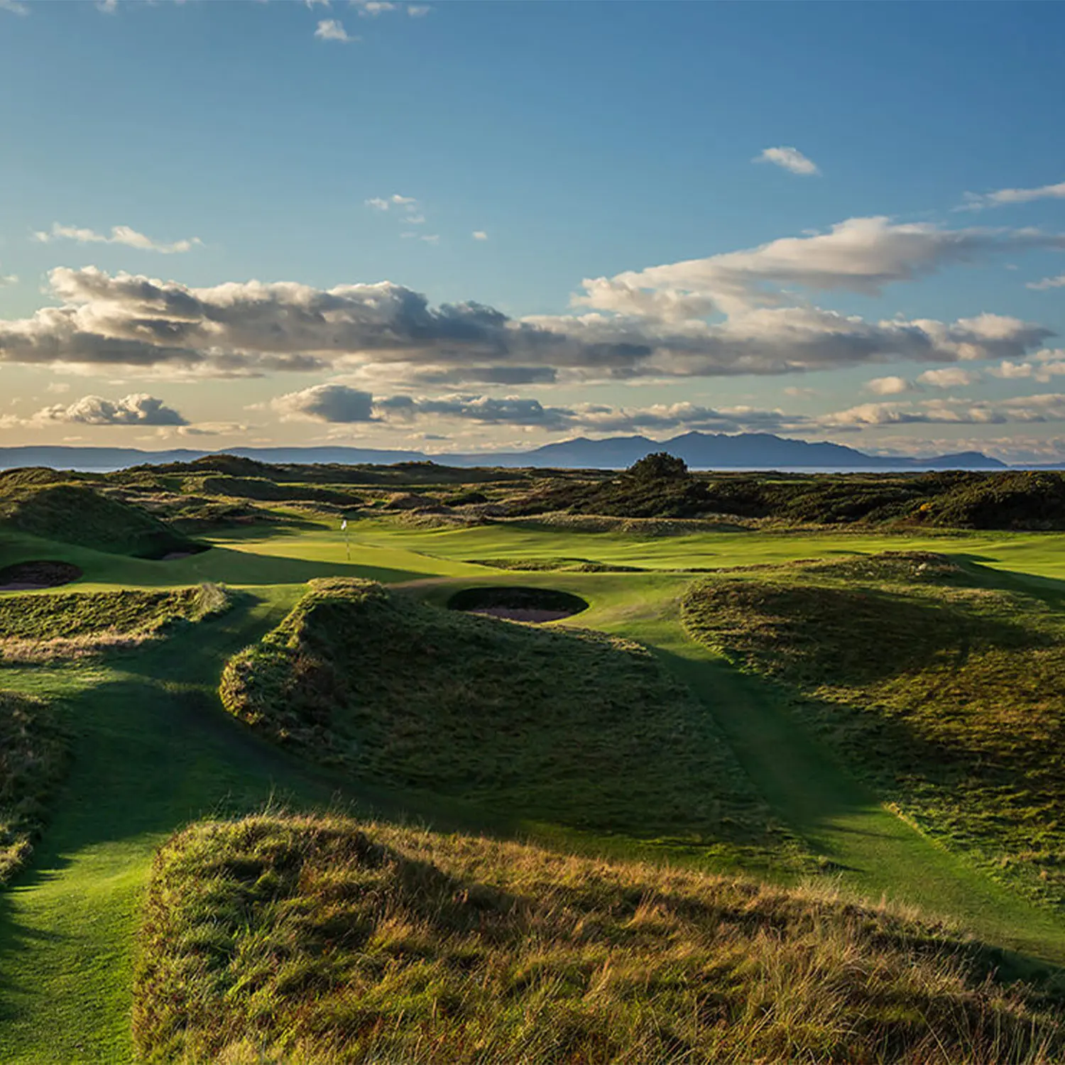 tee-off-tours-ultimate-golf-tour-of-scotland-ultimate-tour-royal-troon-8th-the-postage-stamp